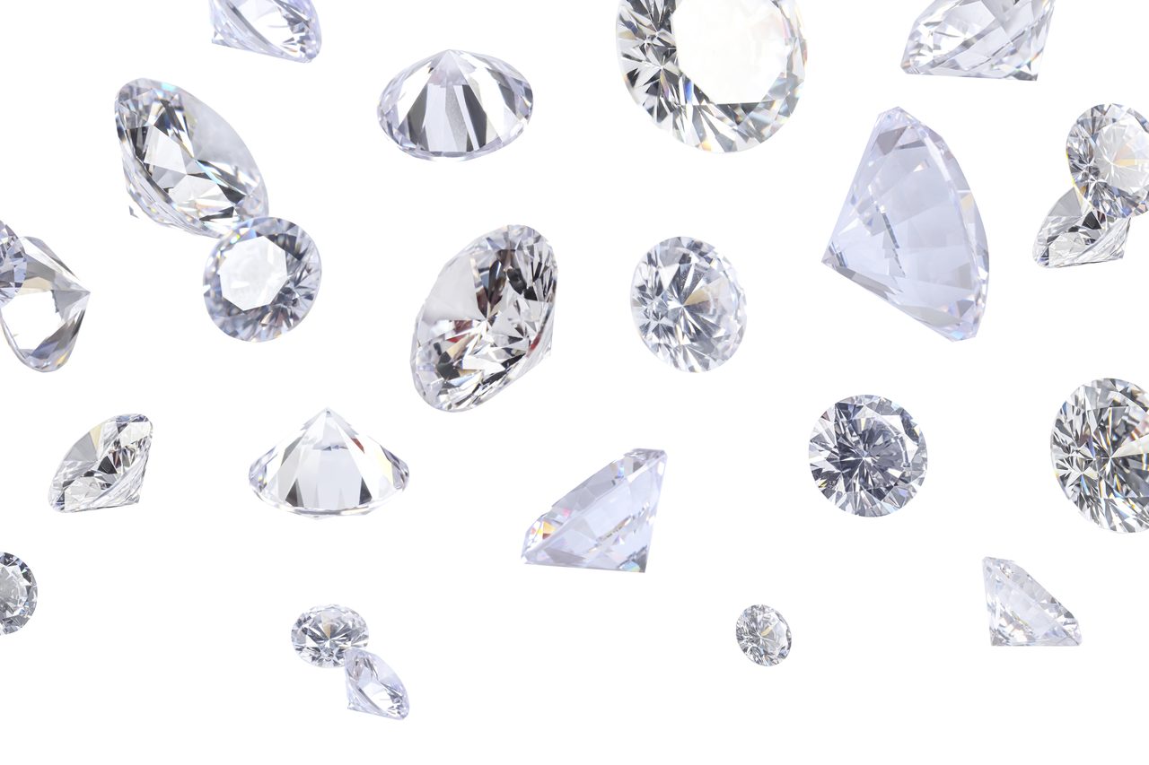 Diamond shapes for engagement rings: loose diamonds in different cuts